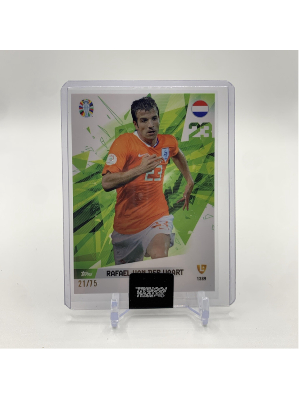 rafael van der vaart /75 Sealed Topps Total Football Green Base Parallel